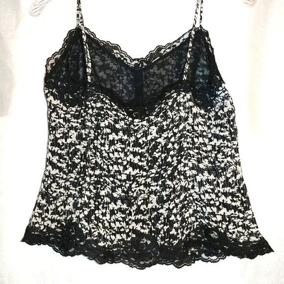 🦋 ANN TAYLOR CAMISOLE - BLACK & WHITE ABSTRACT LACE TRIMMED - SZ 6P - Picture 3 of 11